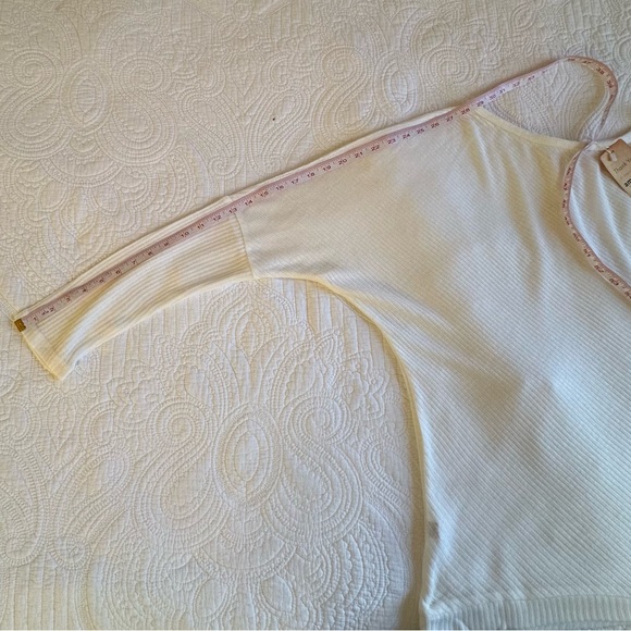 Lightweight jersey top. - Picture 8 of 16